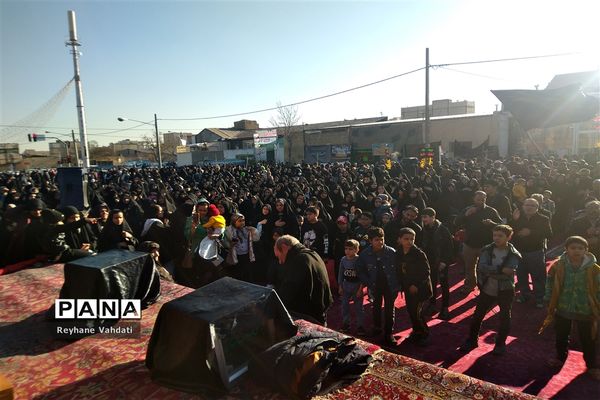 مراسم تشییع پیکر مطهر شهید گمنام همزمان با عزاداری به مناسبت شهادت حضرت فاطمه(س) در مشهد