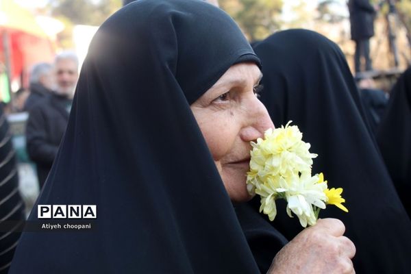 آیین تشییع پیکر مطهر ۱۱۰شهید والامقام گمنام دفاع مقدس در شهر تهران