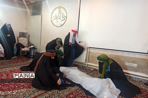 هنرنمایی دختران دبستانی در مشهد در سوگ زهرا سلام الله علیها با اجرای تاتر و سرود