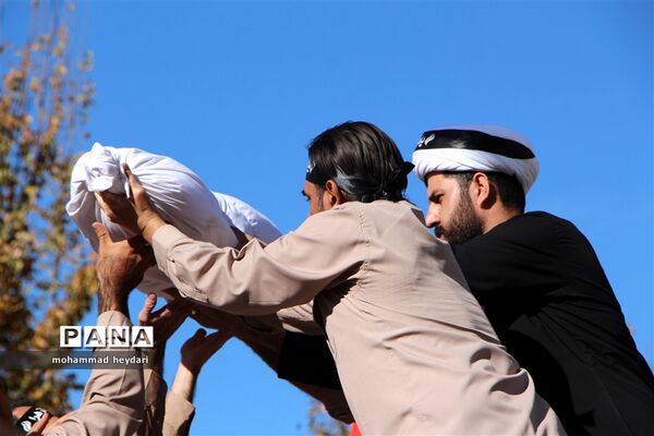تشییع و خاکسپاری پیکر شهید گمنام در پارک کوهستان یزد