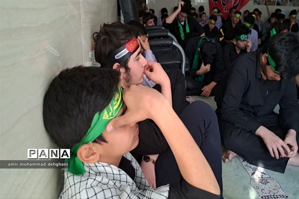 پای درس‌های فاطمیِ امام جمعه شهر