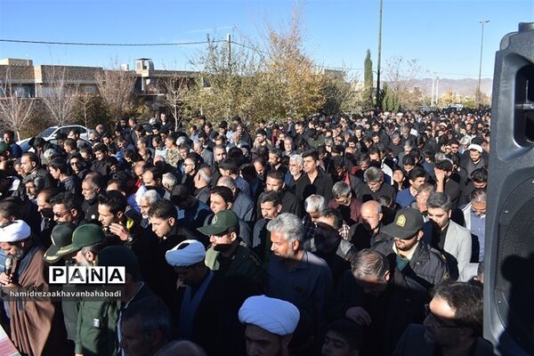 تشییع شهید گمنام در روستای احمد آباد بخش مرکزی بهاباد