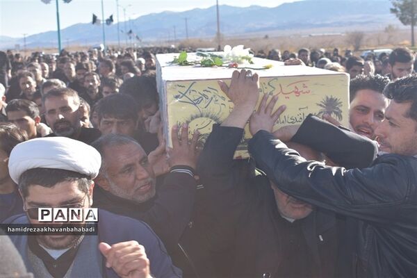 تشییع شهید گمنام در روستای احمد آباد بخش مرکزی بهاباد