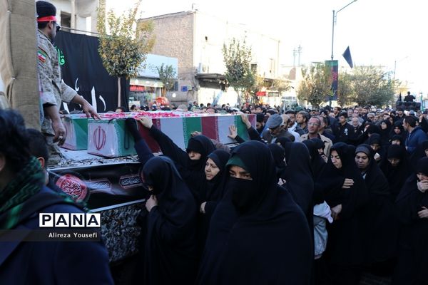 تشییع پیکرهای مطهر 7  آلاله فاطمی در قم