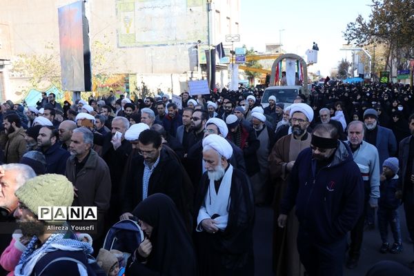 تشییع پیکرهای مطهر 7  آلاله فاطمی در قم