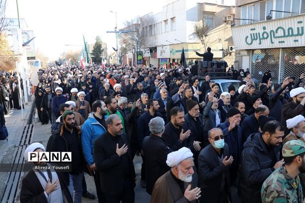 تشییع پیکرهای مطهر 7  آلاله فاطمی در قم