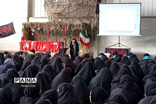 یادواره شهدا در دبیرستان حضرت خدیجه(س) قم