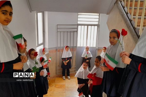 افتتاح اتاق بازی ‌در دبستان شهید‌رجبی رباط کریم