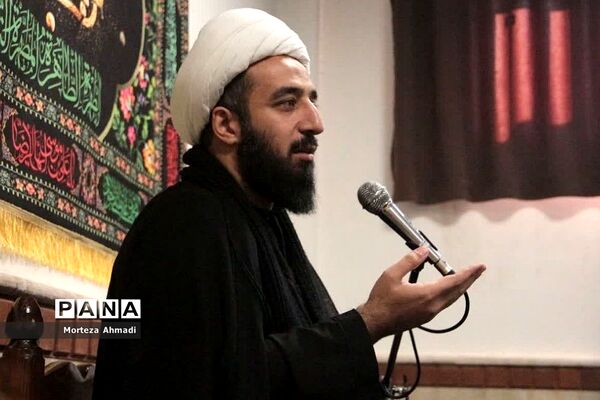مراسم پرفیض زیارت عاشورا در دبیرستان آل یاسین(ع) ناحیه یک شهرری