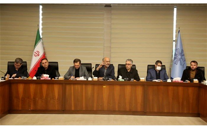 دانشگاه‌ها در مدیریت جامعه راهکار ارائه دهند