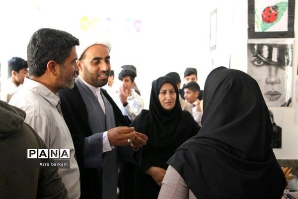 ترویج درس فرهنگ و هنر با برگزاری نمایشگاه