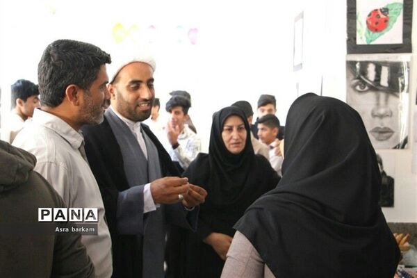 ترویج درس فرهنگ و هنر با برگزاری نمایشگاه