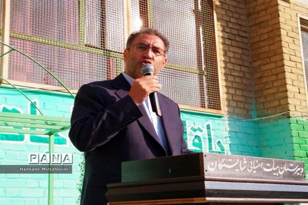 نمایشگاه آثار دست سازه دانش‌آموزان