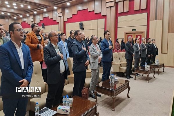 تقدیر از معلمان و دانش‌آموزان پژوهشگر شهرستان شهریار