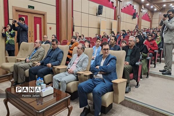 تقدیر از معلمان و دانش‌آموزان پژوهشگر شهرستان شهریار