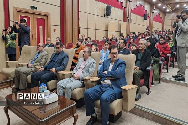 تقدیر از معلمان و دانش‌آموزان پژوهشگر شهرستان شهریار
