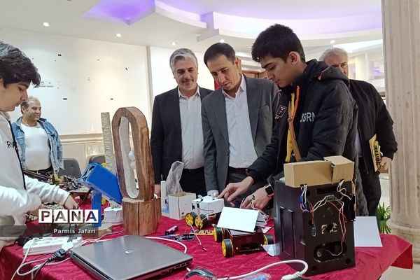 تقدیر از معلمان و دانش‌آموزان پژوهشگر شهرستان شهریار