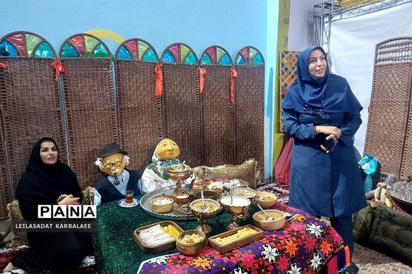 غرفه‌های جشنواره استانی گیاهان دارویی و جشنواره منطقه‌ای اقوام ایرانی در کهریزک