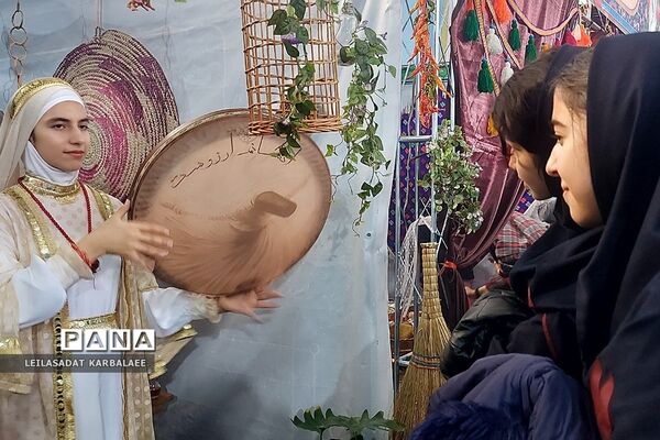 غرفه‌های جشنواره استانی گیاهان دارویی و جشنواره منطقه‌ای اقوام ایرانی در کهریزک