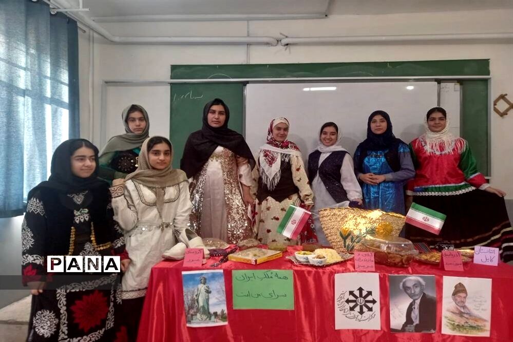 نمایشگاه دست‌ سازه‌های دانش‌آموزان در دبیرستان استعدادهای درخشان،فرزانگان شهر قدس