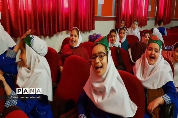 ویژه برنامه شب یلدا با حضور دانش‌آموزان در کانون فرهنگی تربیتی رضوان محمودآباد