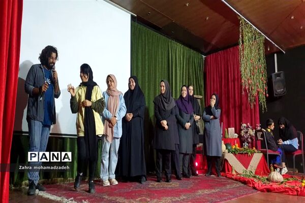 ویژه برنامه شب یلدا با حضور دانش‌آموزان در کانون فرهنگی تربیتی رضوان محمودآباد