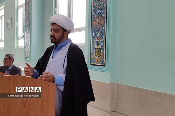 برگزاری کارگاه‌های تخصصی هفته پژوهش در دبیرستان ابن‌سینا رودهن