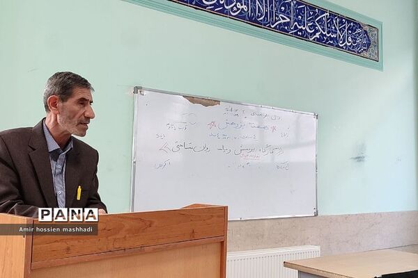 برگزاری کارگاه‌های تخصصی هفته پژوهش در دبیرستان ابن‌سینا رودهن