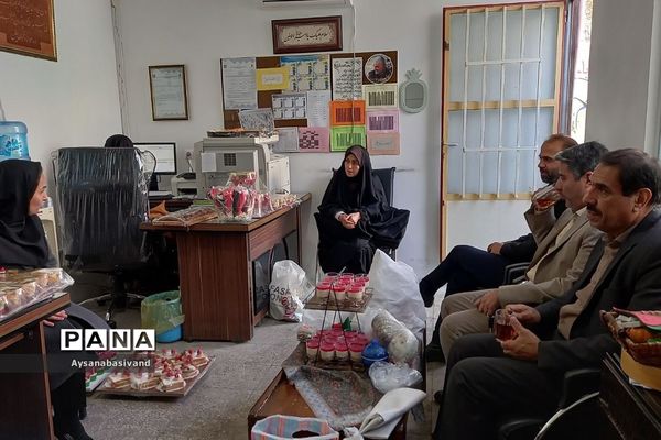 برگزاری جشن یلدا در دبیرستان حدیث مهر قرچک