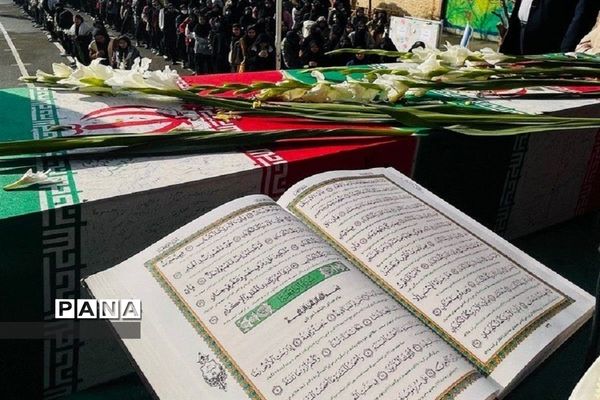 تشییع  پیکر مطهر شهید گمنام در دبیرستان‌های اشتهارد