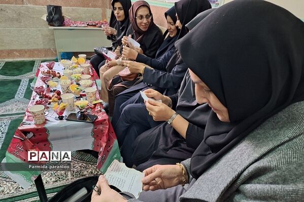 جشن یلدا در دبیرستان نشاط بهارستان‌دو