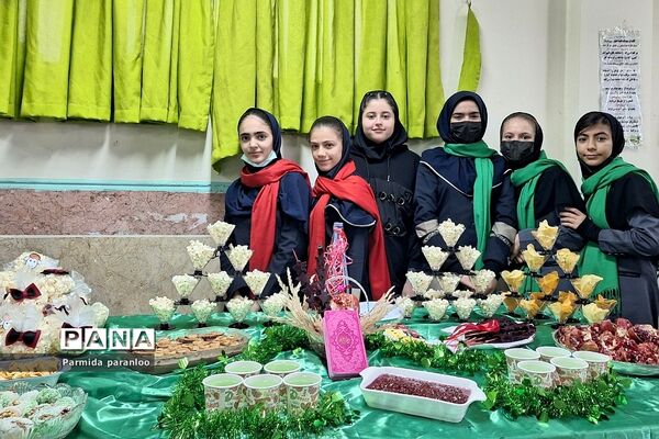 جشن یلدا در دبیرستان نشاط بهارستان‌دو