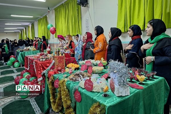 جشن یلدا در دبیرستان نشاط بهارستان‌دو