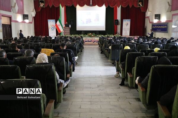 اختتامیه چهل و یکمین جشنواره فرهنگی هنری در آذربایجان غربی