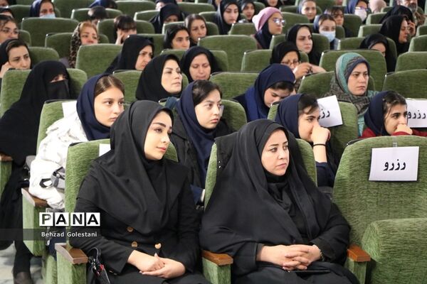 اختتامیه چهل و یکمین جشنواره فرهنگی هنری در آذربایجان غربی