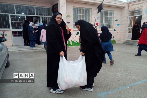پویش یلدای مهربانی در مدارس حاشیه شهر