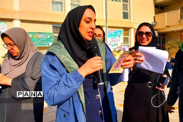 جشن شب یلدا برای دانش‌آموزان در ناحیه یک شیراز