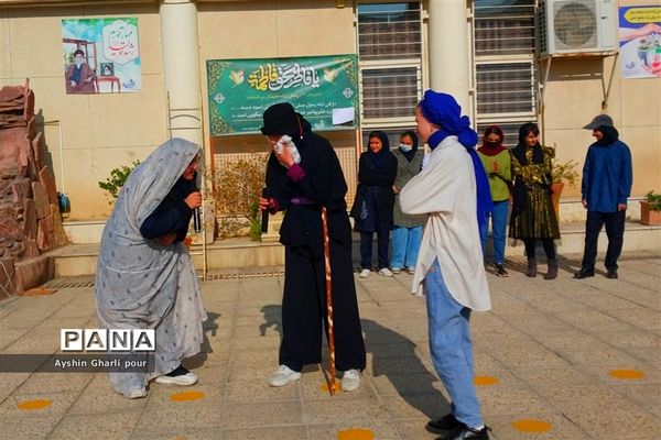 جشن شب یلدا برای دانش‌آموزان در ناحیه یک شیراز