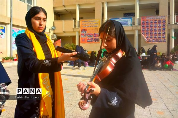 جشن شب یلدا برای دانش‌آموزان در ناحیه یک شیراز