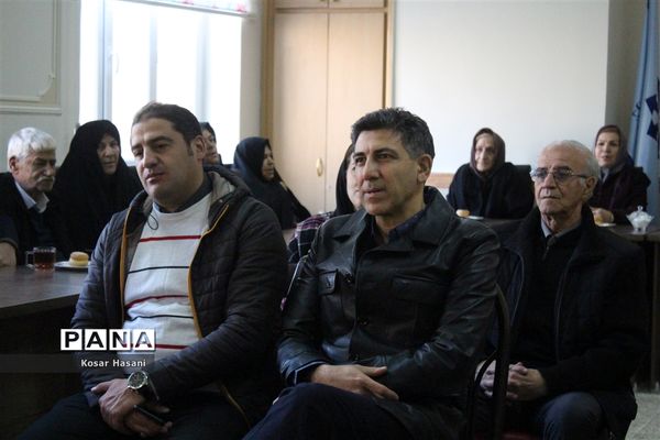 مادربزرگ و پدربزرگ در جشن «چله» دهه نودی‌ها