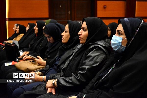 تجلیل از پژوهشگران ناحیه ۲ بهارستان