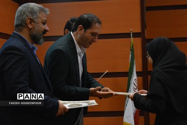 تجلیل از پژوهشگران ناحیه ۲ بهارستان