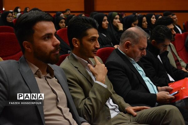 تجلیل از پژوهشگران ناحیه ۲ بهارستان