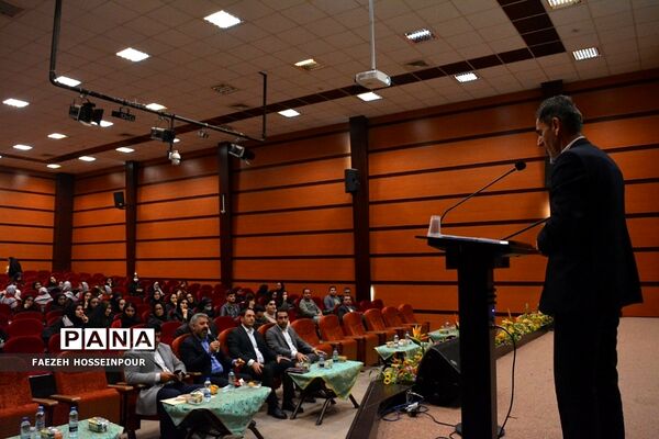 تجلیل از پژوهشگران ناحیه ۲ بهارستان