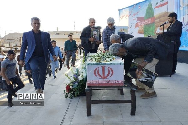 تشییع پیکر شهید گمنام در شهرستان حاجی‌آباد