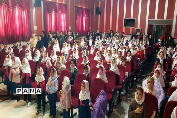 جشنواره یلدا با حضور دانش‌آموزان در کانون فرهنگی تربیتی رضوان محمودآباد