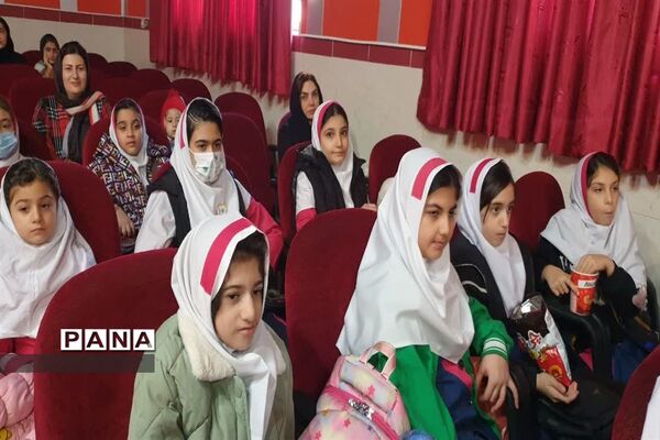 جشنواره یلدا با حضور دانش‌آموزان در کانون فرهنگی تربیتی رضوان محمودآباد