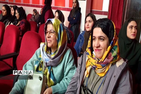 جشنواره یلدا با حضور دانش‌آموزان در کانون فرهنگی تربیتی رضوان محمودآباد