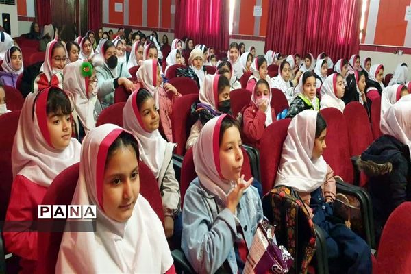 جشنواره یلدا با حضور دانش‌آموزان در کانون فرهنگی تربیتی رضوان محمودآباد