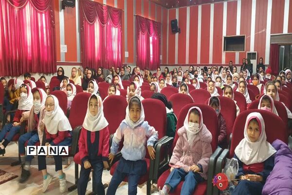 جشنواره یلدا با حضور دانش‌آموزان در کانون فرهنگی تربیتی رضوان محمودآباد